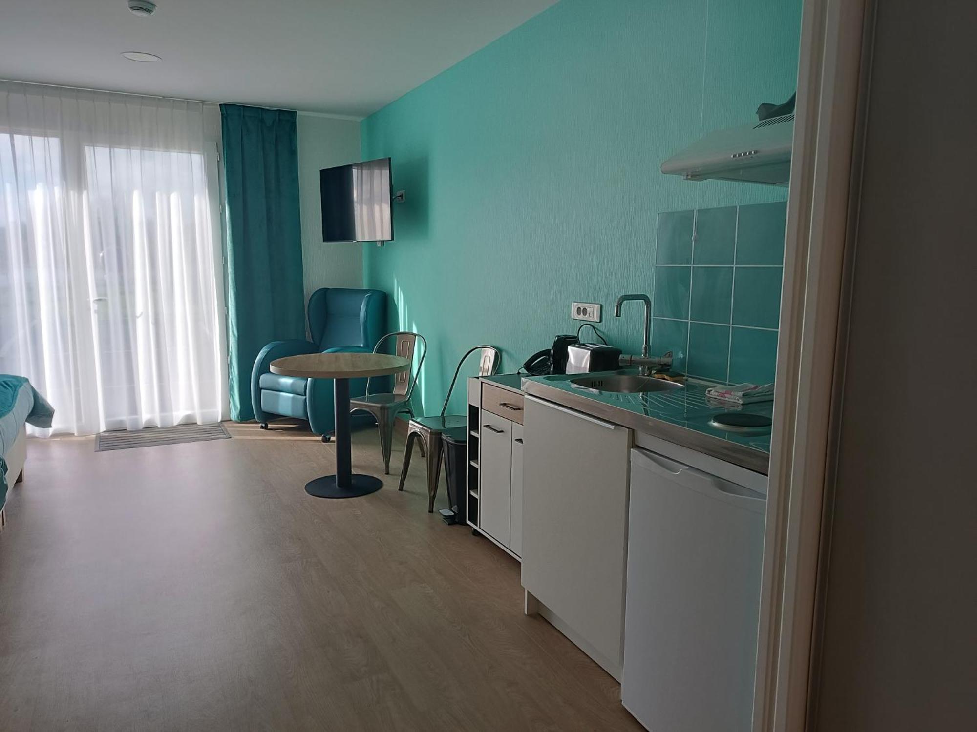 Relais Les Rives Du Lac Coulonges-sur-Sarthe ภายนอก รูปภาพ